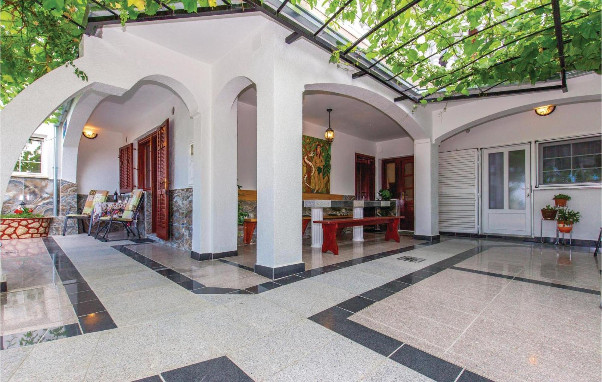 Stunning Apartment In Crikvenica With Kitchen Ngoại thất bức ảnh