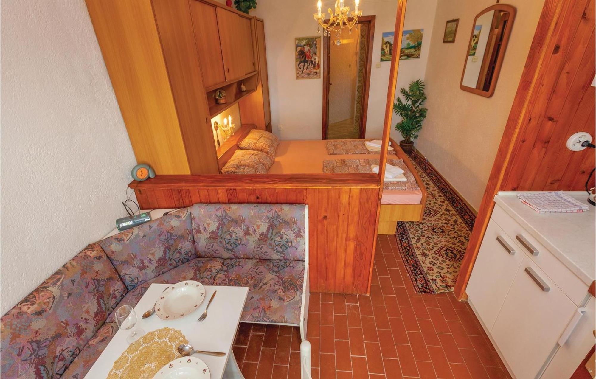 Stunning Apartment In Crikvenica With Kitchen Ngoại thất bức ảnh