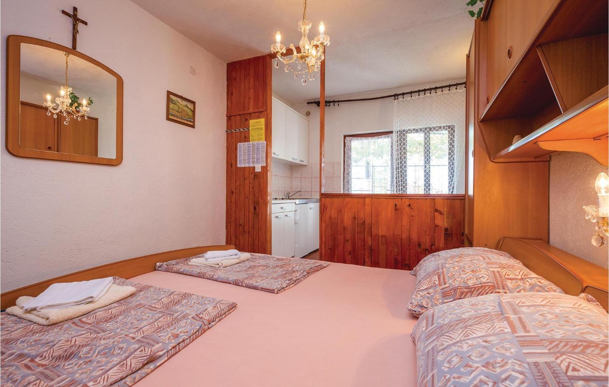 Stunning Apartment In Crikvenica With Kitchen Ngoại thất bức ảnh