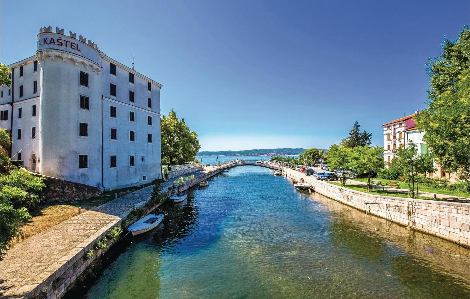 Stunning Apartment In Crikvenica With Kitchen Ngoại thất bức ảnh