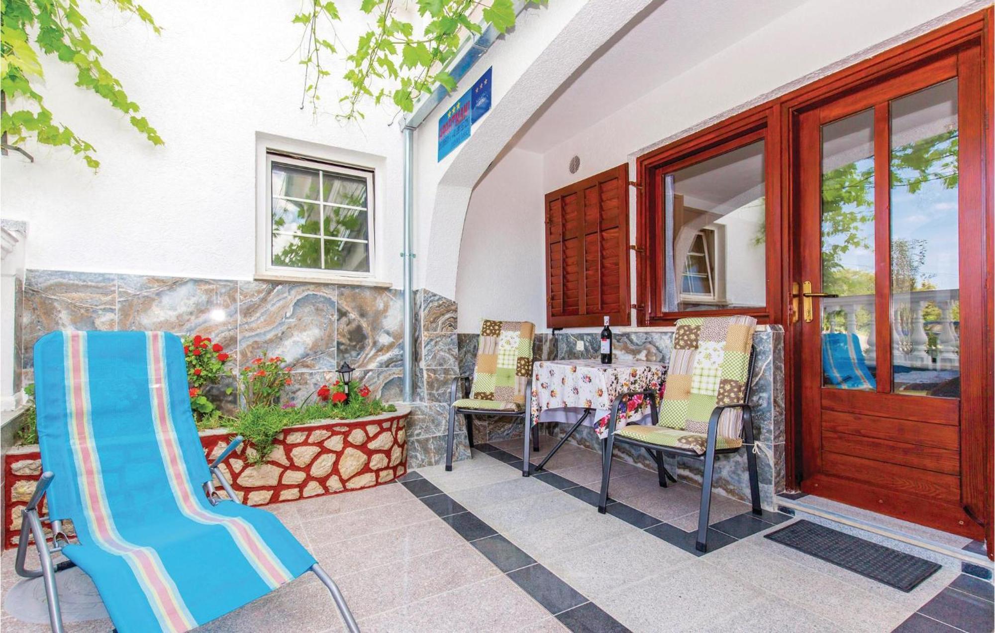 Stunning Apartment In Crikvenica With Kitchen Ngoại thất bức ảnh